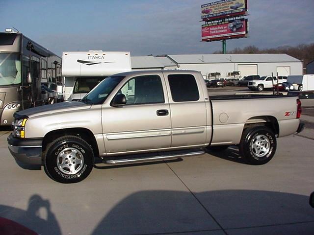 2004 CHEVY SILVERADO Z-71 EXTRA CAB 4X4 Martin's Classic Cars 