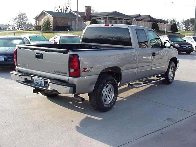 2004 CHEVY SILVERADO Z-71 EXTRA CAB 4X4 Martin's Classic Cars 