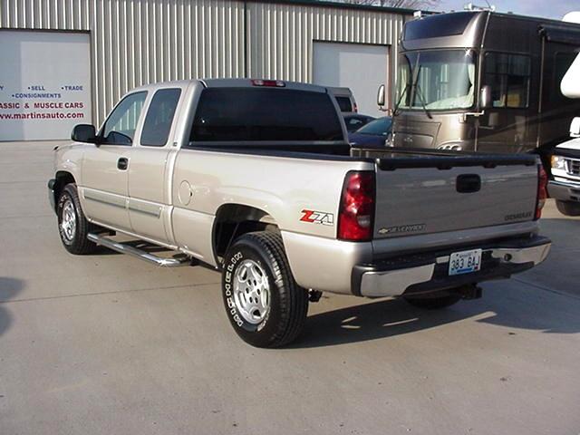 2004 CHEVY SILVERADO Z-71 EXTRA CAB 4X4 Martin's Classic Cars 