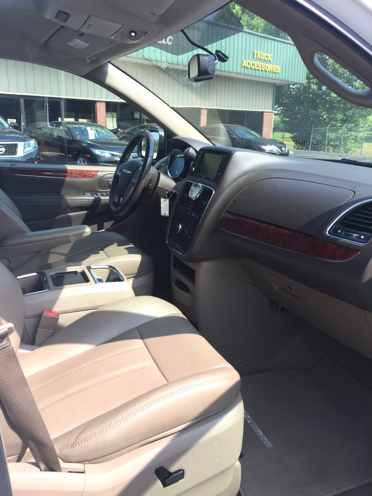 2012 Chrysler Town & Country Van Wagon Touring Martin's Classic Cars 