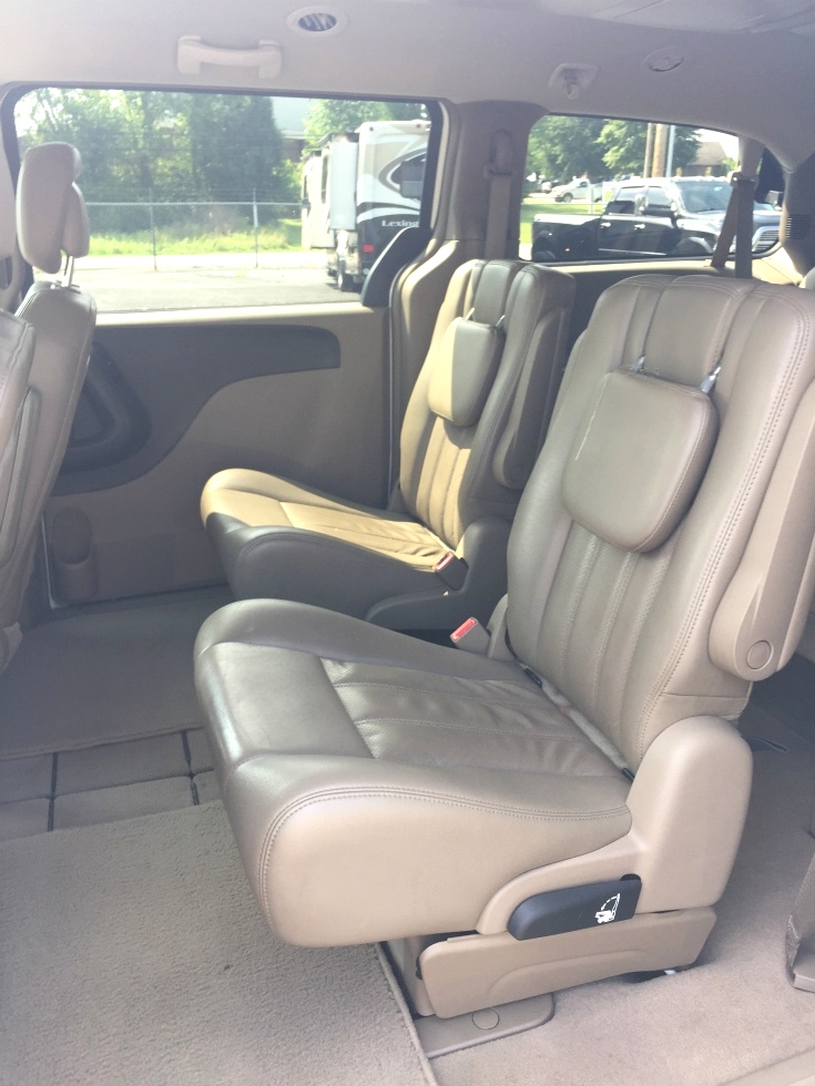 2012 Chrysler Town & Country Van Wagon Touring Martin's Classic Cars 